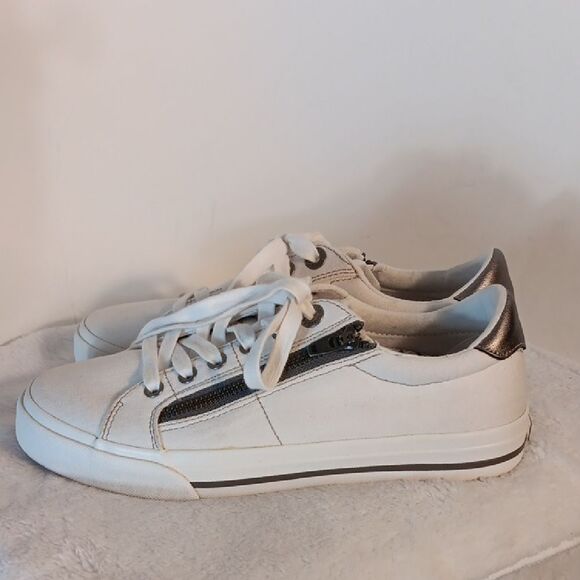 Taos White Sneakers with Metallic Zipper Accents - Picture 1 of 7